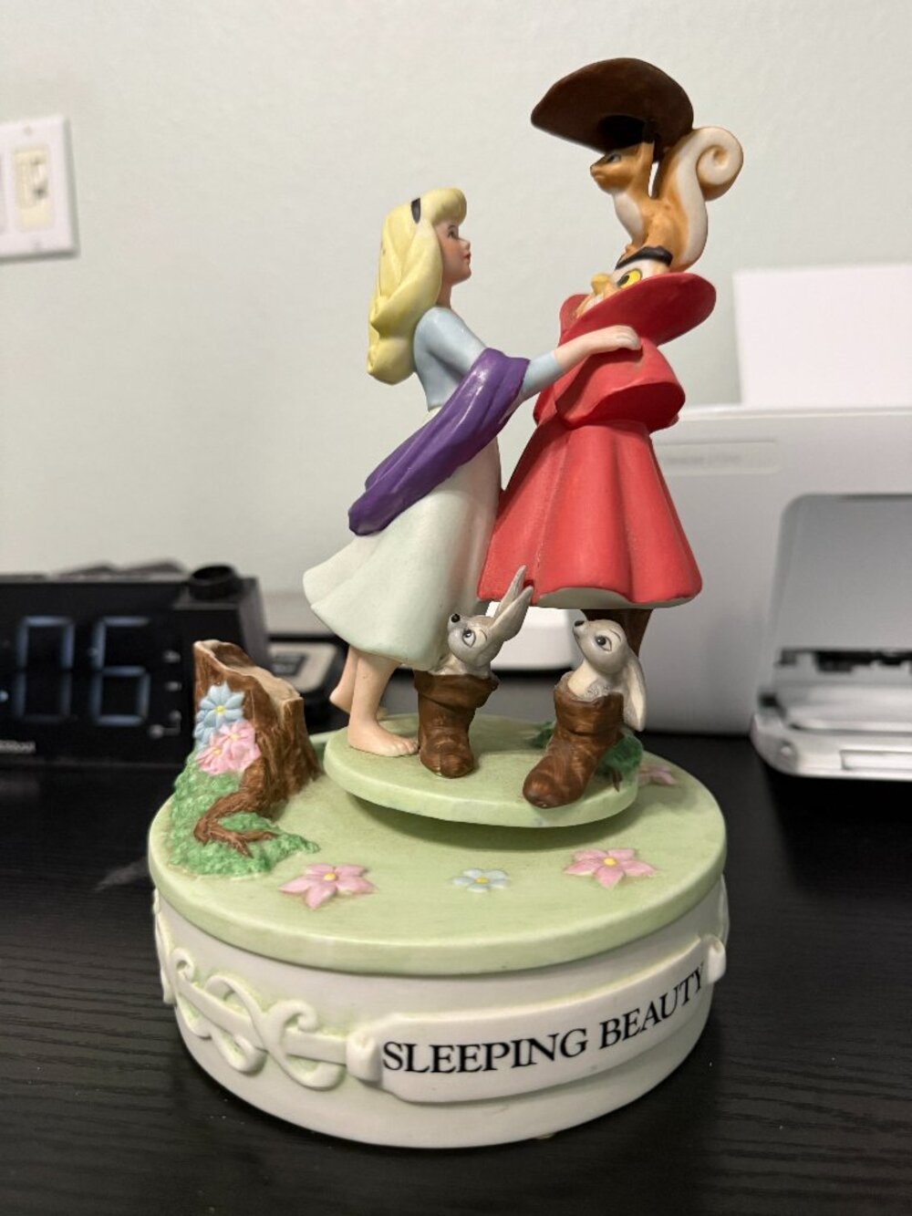 Disney  Collection Sleeping Beauty Music Box Limited Edition Once Upon A Dream